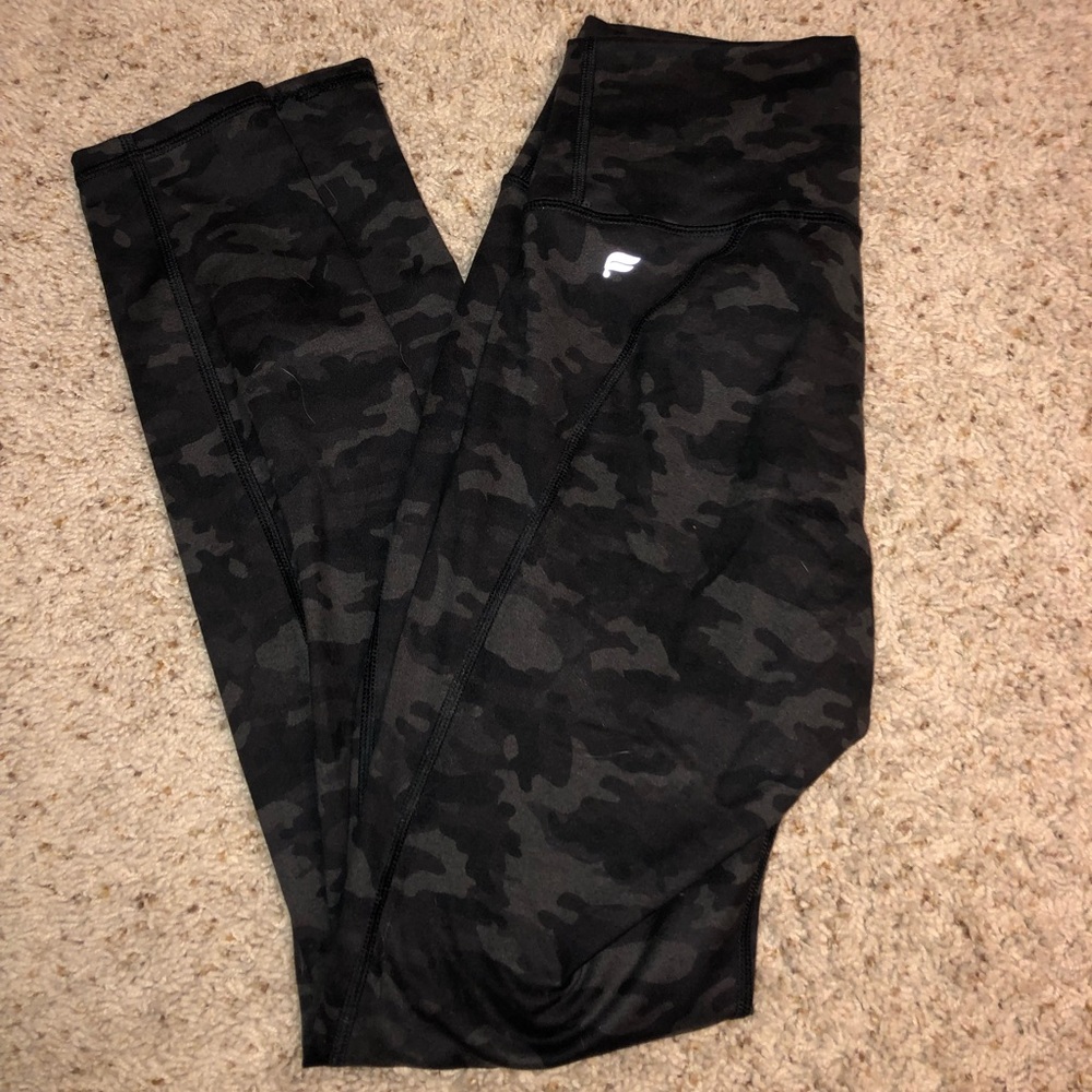 Fabletics High Waisted Camo Leggings - 7/8
